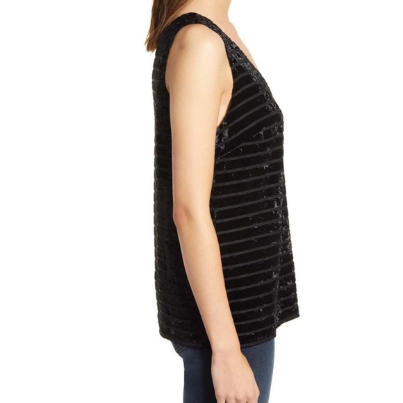 Chelsea28 black velvet tank top - Picture 4 of 11